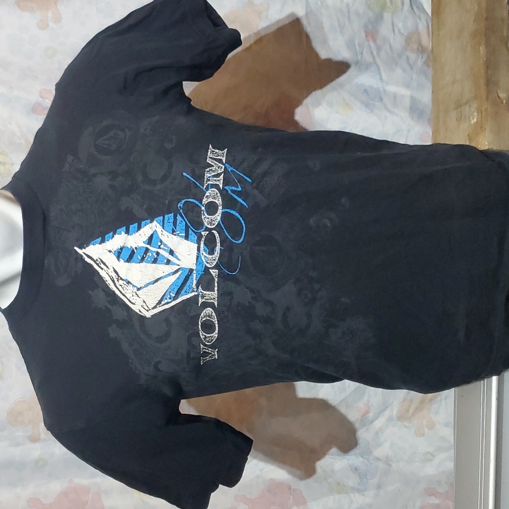 Small mens tshirt